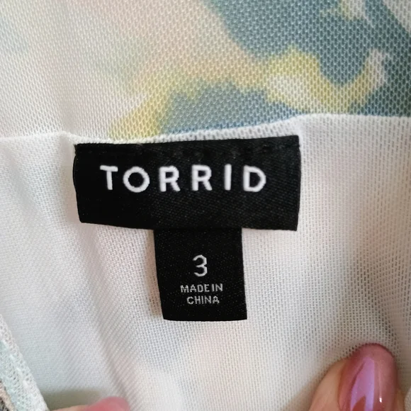 Torrid Multicolor Floral Blouse - Picture 3 of 4